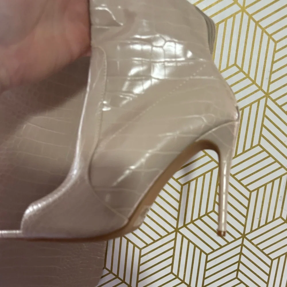 Cape Robbin Cream Over-the-Knee heeled Boots size 8 - Picture 8 of 13